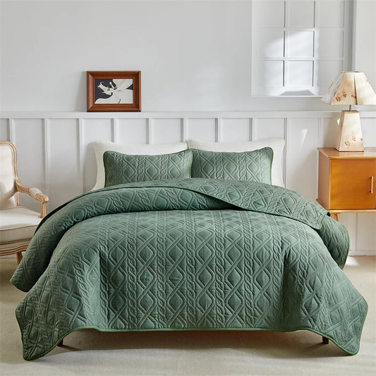Lightweight Queen Quilt Bedding Set with Cloud Pattern – Soft Polyester Bedspread and 2 Pillow Shams for All Seasons