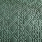 Lightweight Queen Quilt Bedding Set with Cloud Pattern – Soft Polyester Bedspread and 2 Pillow Shams for All Seasons