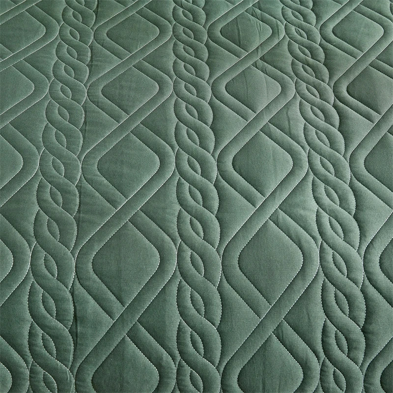 Lightweight Queen Quilt Bedding Set with Cloud Pattern – Soft Polyester Bedspread and 2 Pillow Shams for All Seasons