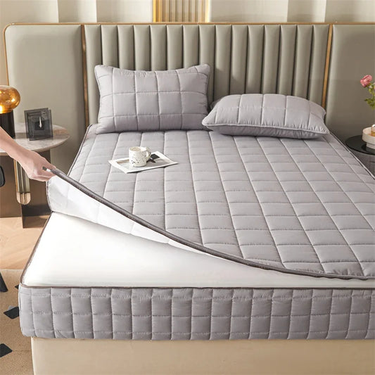 Quilted Mattress Protector with Zipper – Customizable Sizes, Durable Polyester and Cotton Blend, Easy to Clean