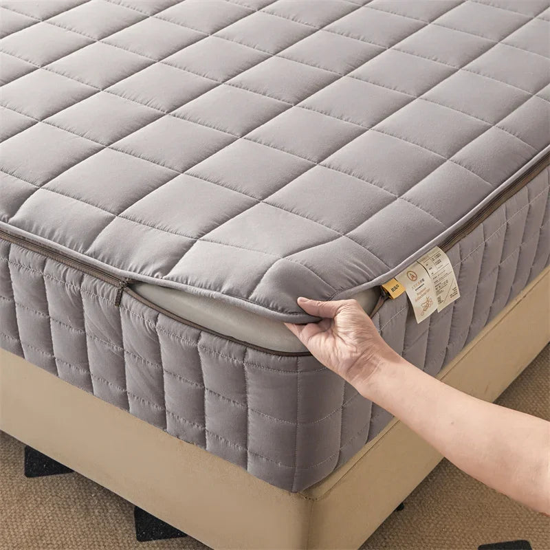 Quilted Mattress Protector with Zipper – Customizable Sizes, Durable Polyester and Cotton Blend, Easy to Clean